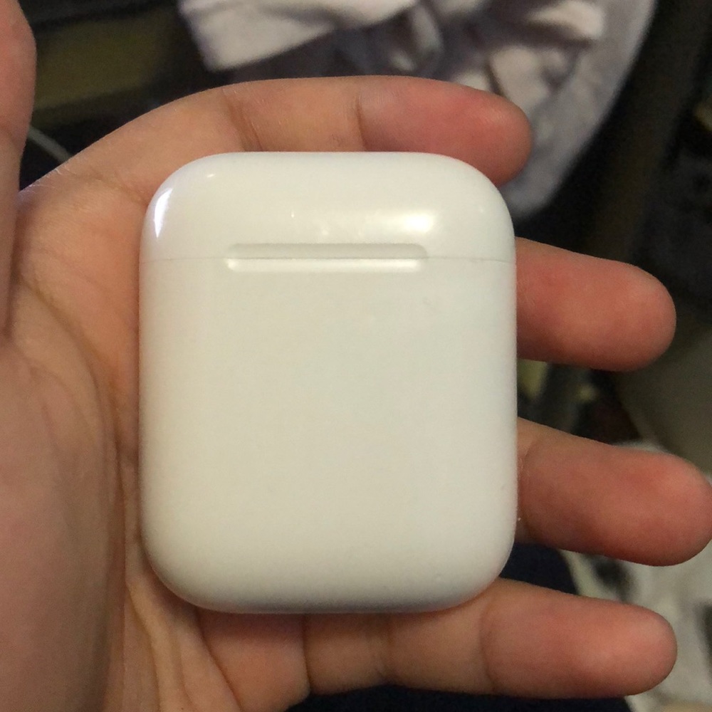 AirPods (Very Good Condition)